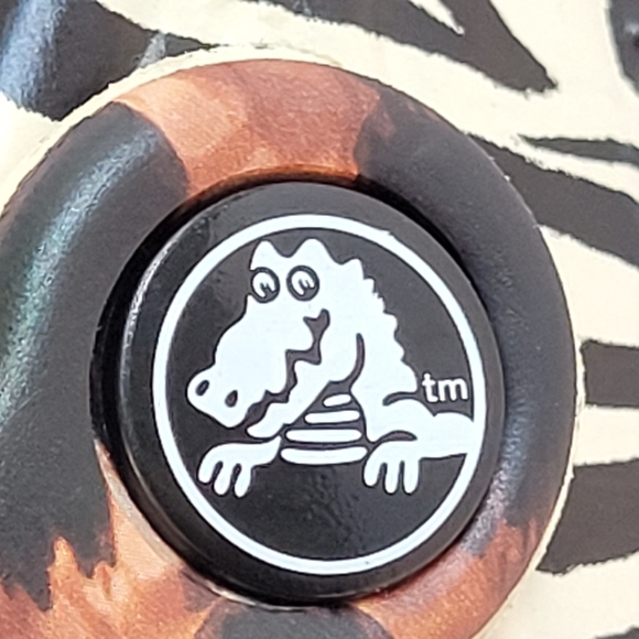 🔴CLOSING / FINAL PRICE  CROCS Tiger Print Black and Tan Size 8 - Picture 8 of 10